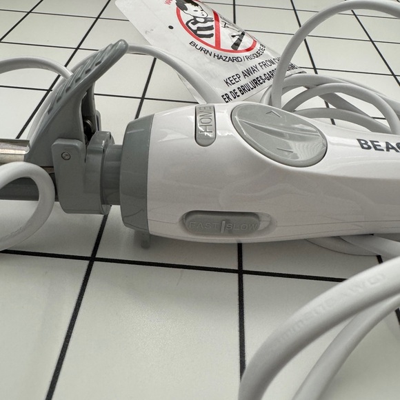 Beachwaver S.75 Rotating Curling Iron - Picture 3 of 6